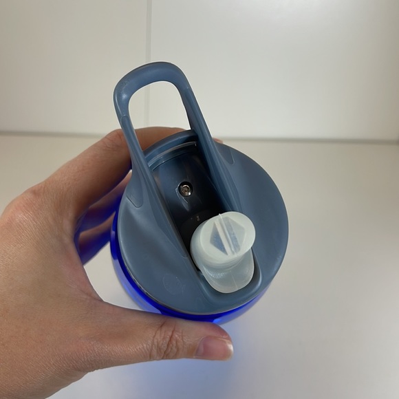 Camelbak Eddy 32 ounce Uline Water bottle - Picture 3 of 5